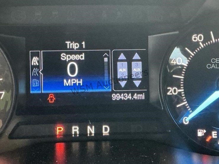 2017-ford-explorer-image-15