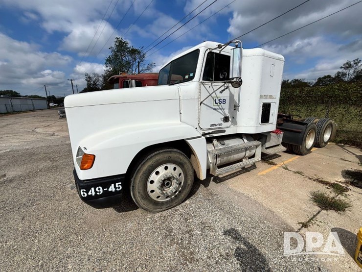1994-freightliner-fld120-image-14