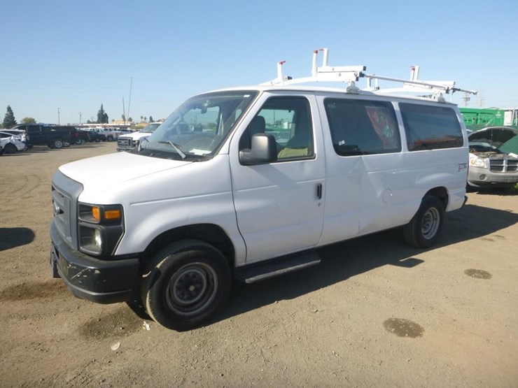 2013-ford-e150-image-1