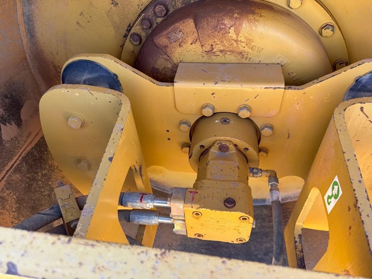 caterpillar-cs-563-image-15