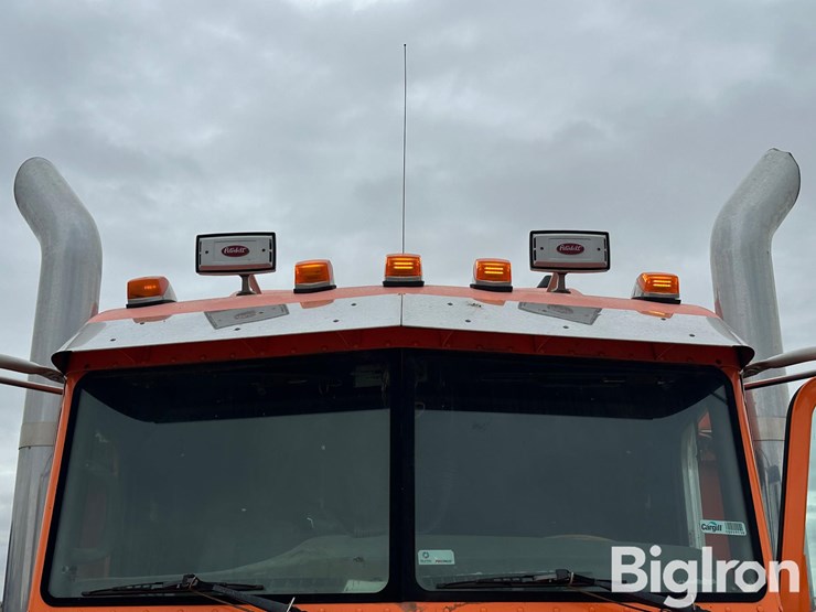 2009-peterbilt-389-image-16