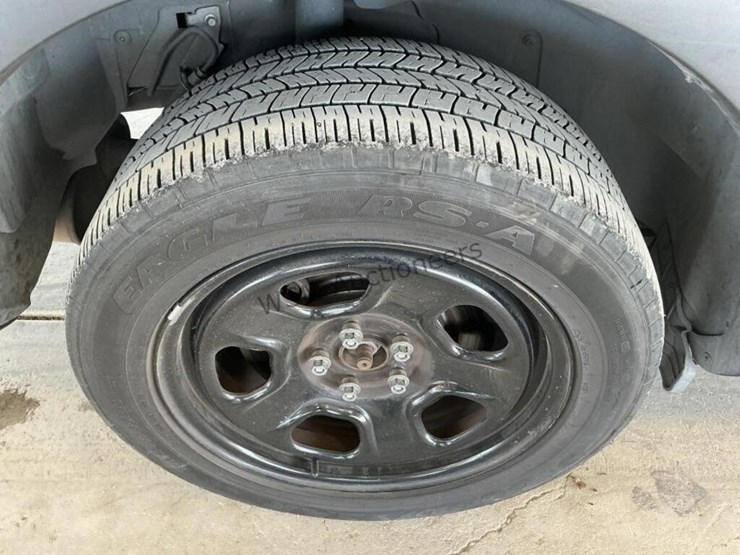 2017-ford-explorer-image-8