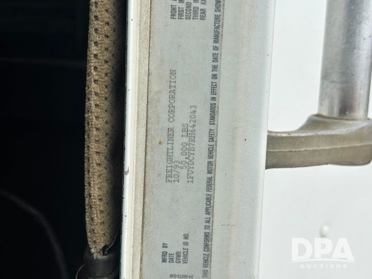 1994-freightliner-fld120-image-88