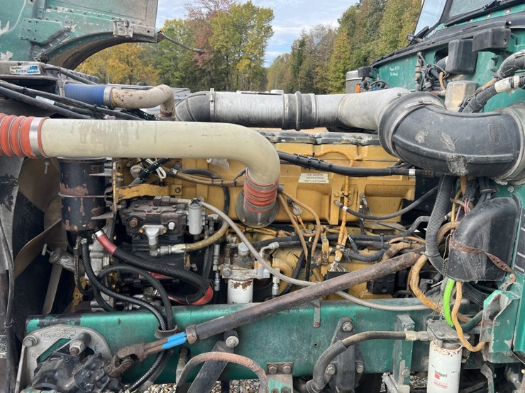 2000-peterbilt-379-image-9