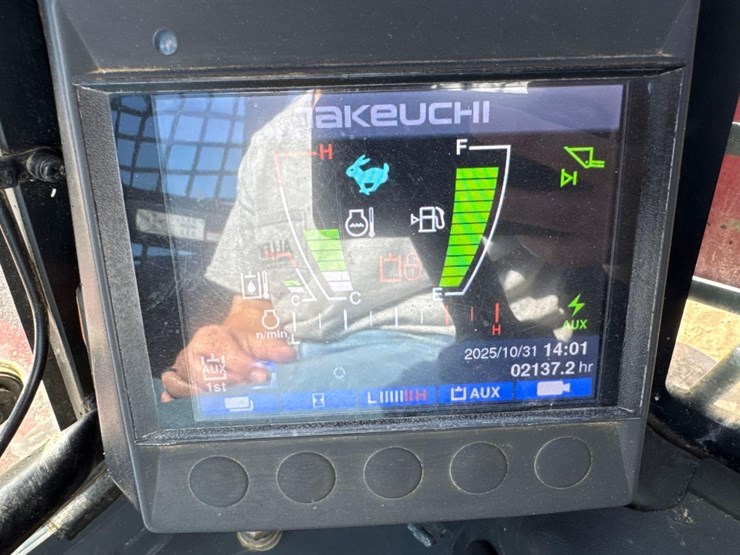 takeuchi-tl10v2-image-26