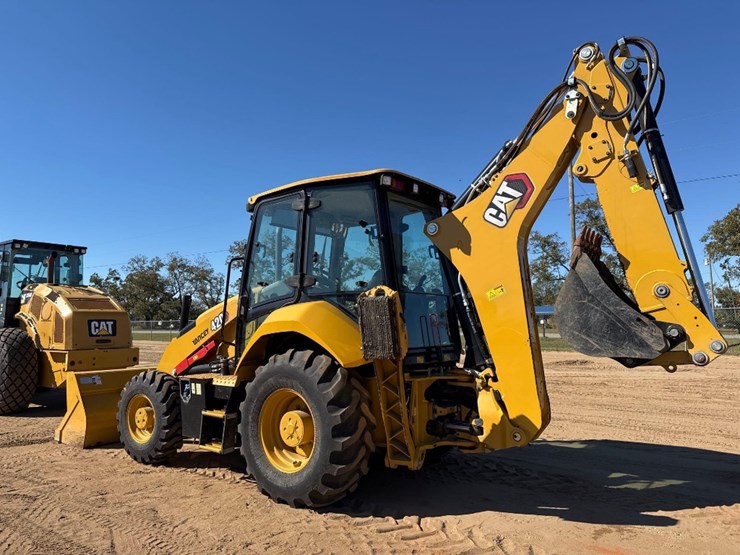 caterpillar-420-image-8