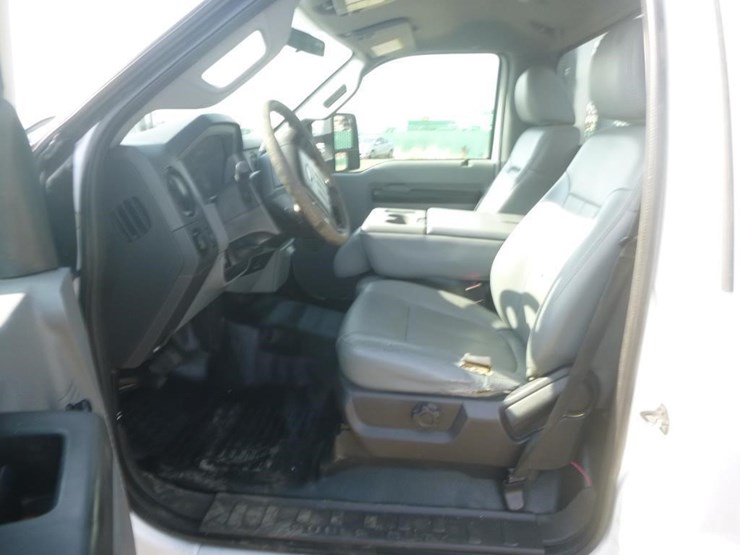 2012-ford-f550-image-9