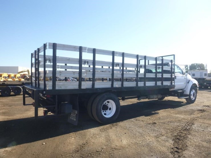 2010-ford-f650-image-3