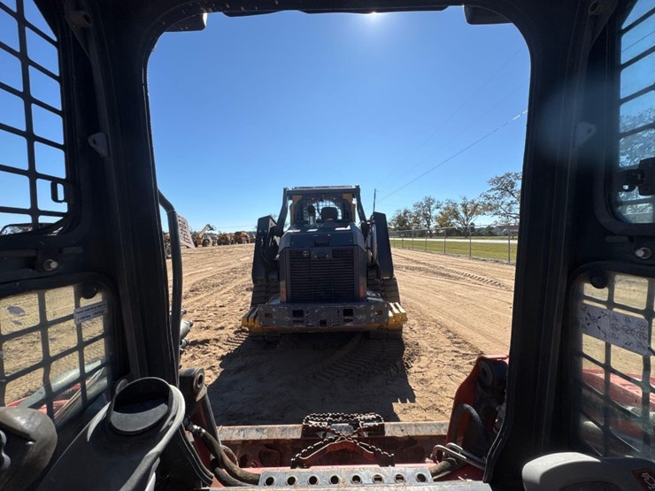 kubota-svl65-2-image-22