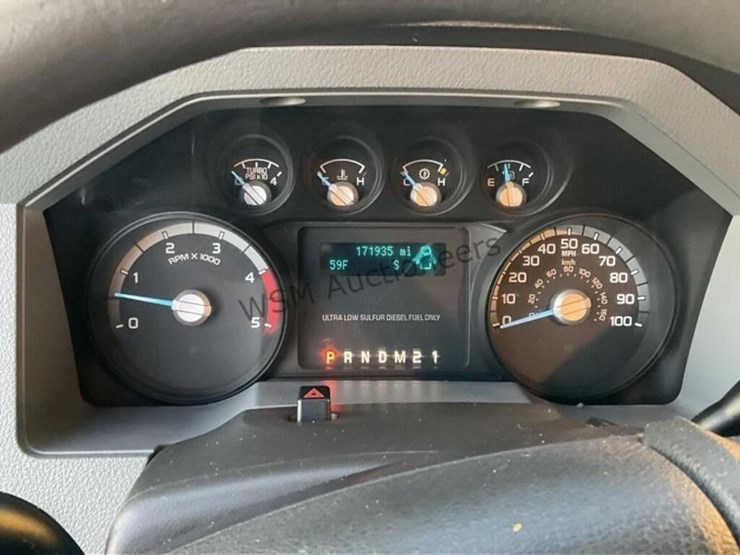 2013-ford-f550-image-23