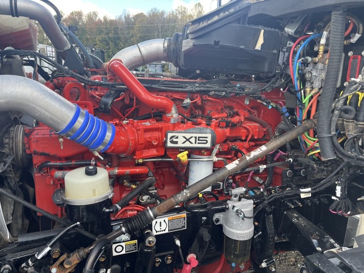 2021-kenworth-w990-image-16