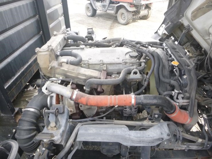 2018-isuzu-nrr-image-16