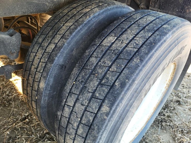 2021-lime-city-equipment-steel-tandem-axle-semi-hopper-trailer---one-owner-image-25