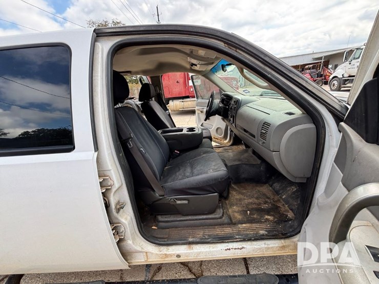 2009-chevrolet-silverado-2500hd-image-64