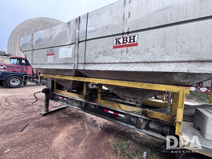 2004-magnolia-trailer-image-14