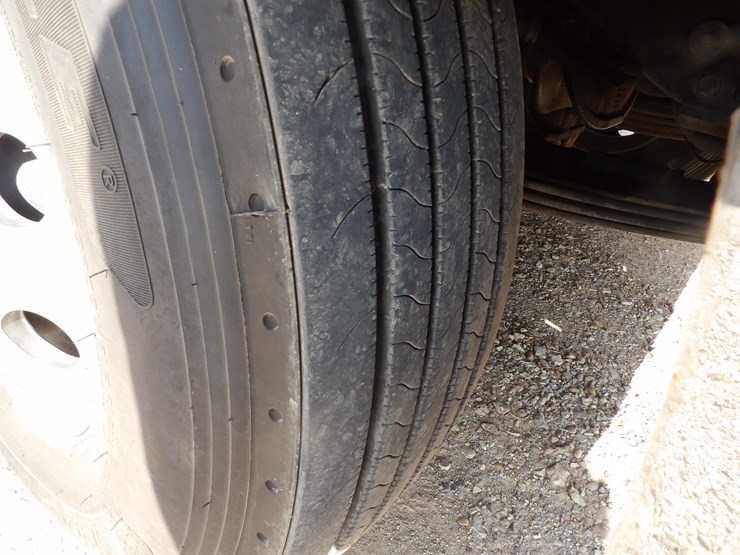 2005-kenworth-w900l-image-9