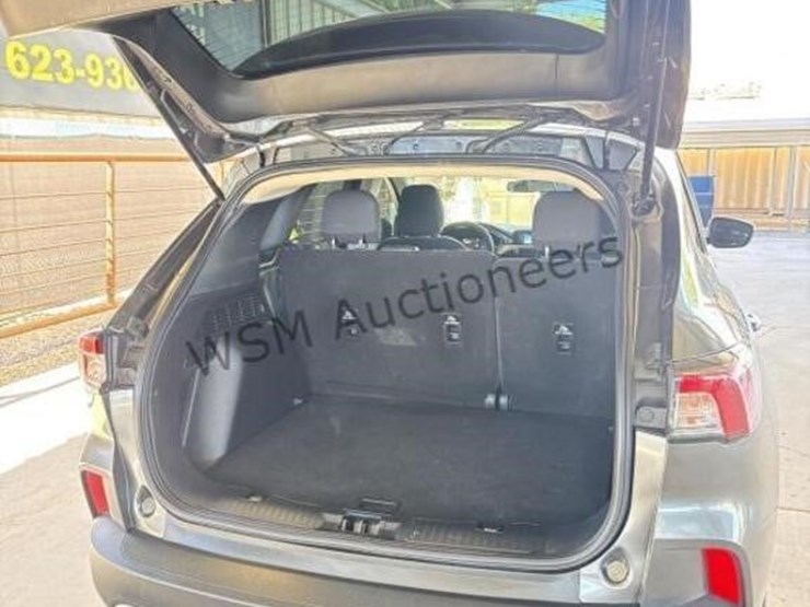 2020-ford-escape-image-9