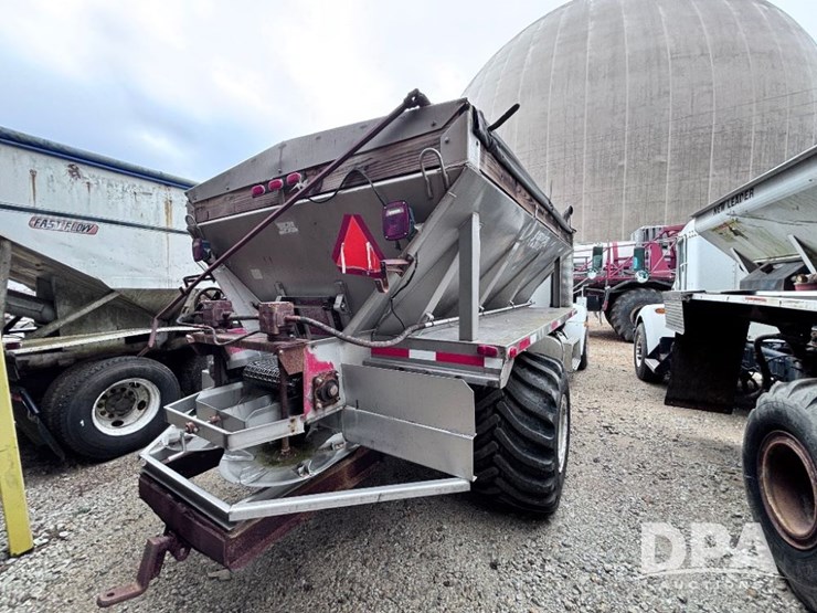 2001-freightliner-fld112-image-9