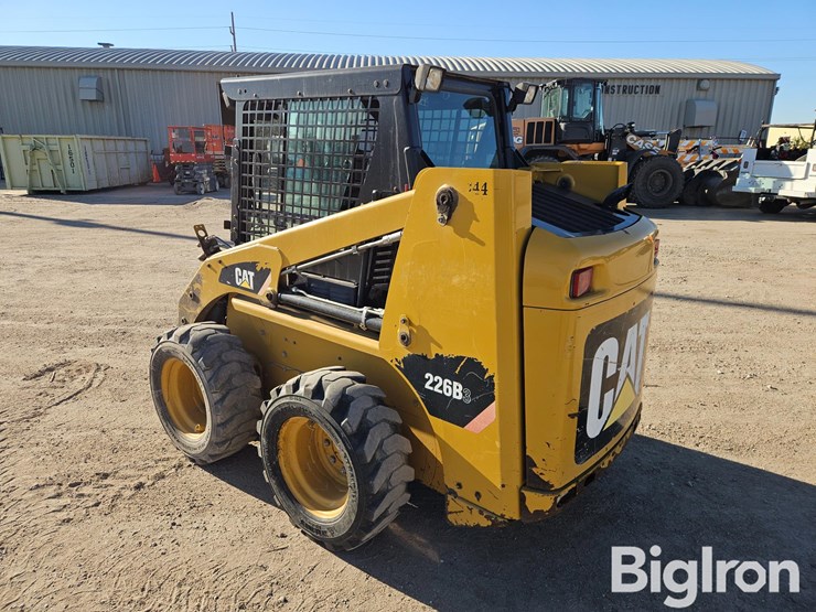 2013-caterpillar-226b3-image-7