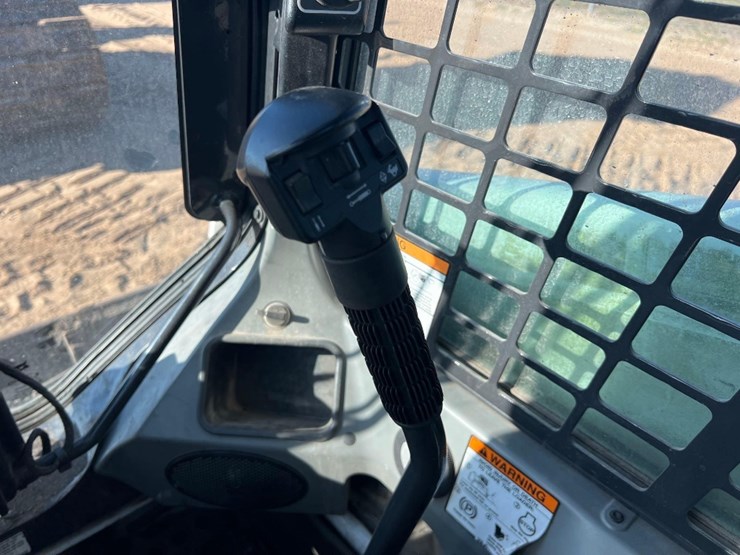 2019-bobcat-t450-image-28