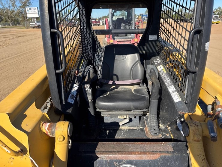 deere-ct322-image-19