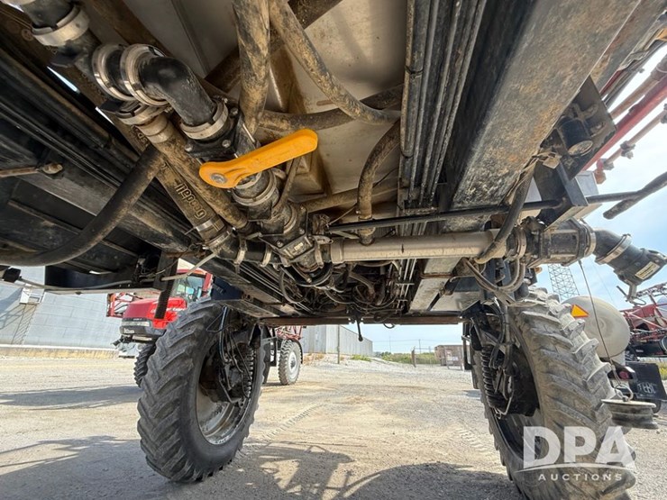 2009-case-ih-patriot-3330-image-18