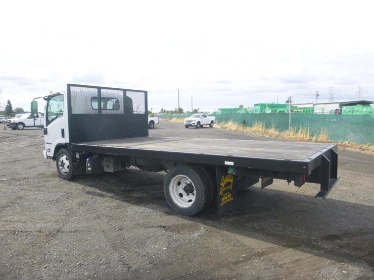 2018-isuzu-nrr-image-4