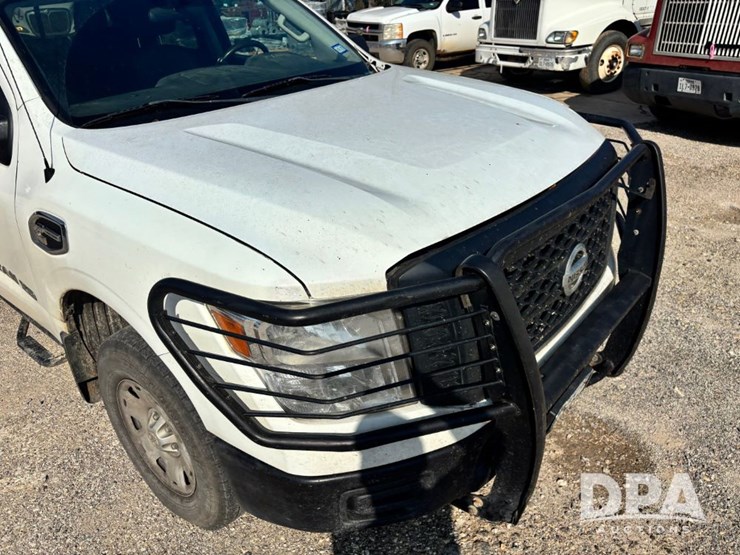 2018-nissan-titan-image-47