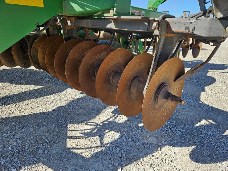 2010-john-deere-637-image-13