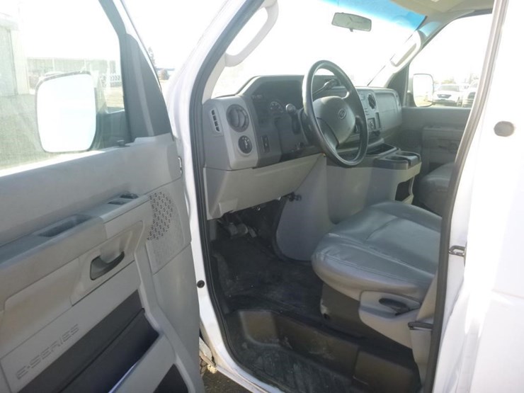 2009-ford-e250-image-6