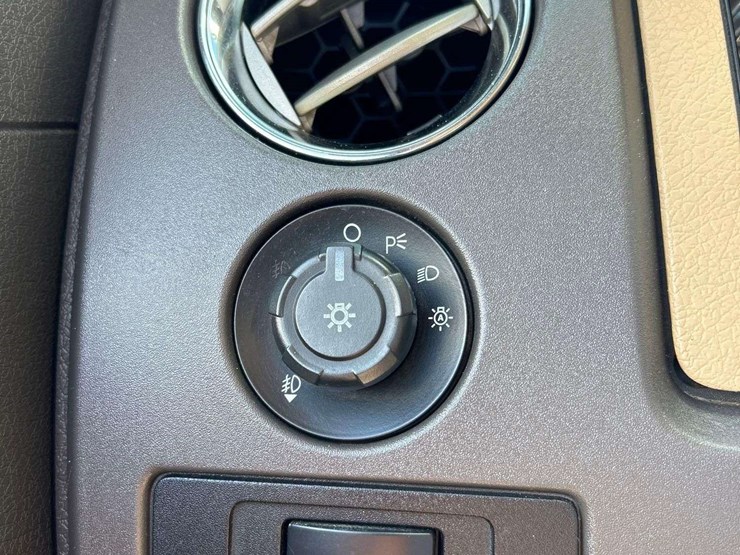 2012-ford-f150-image-16