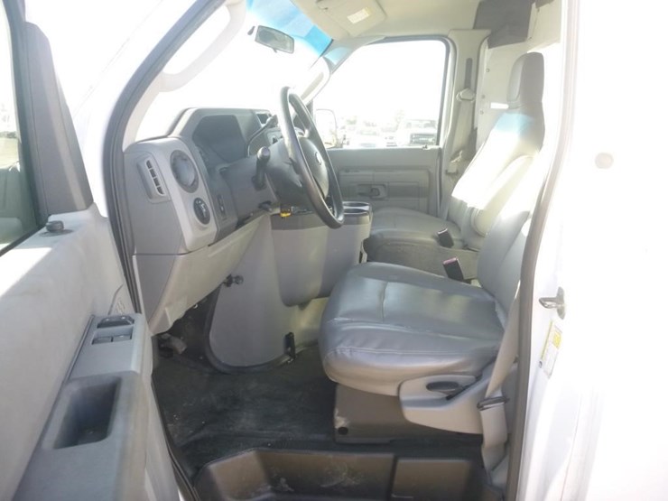 2009-ford-e250-image-7