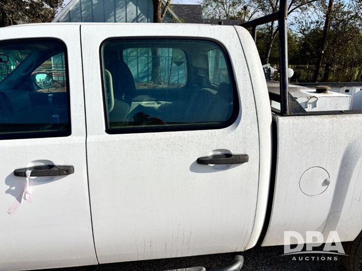 2009-chevrolet-silverado-2500hd-image-25