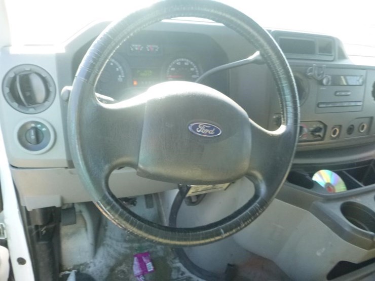 2013-ford-e150-image-10