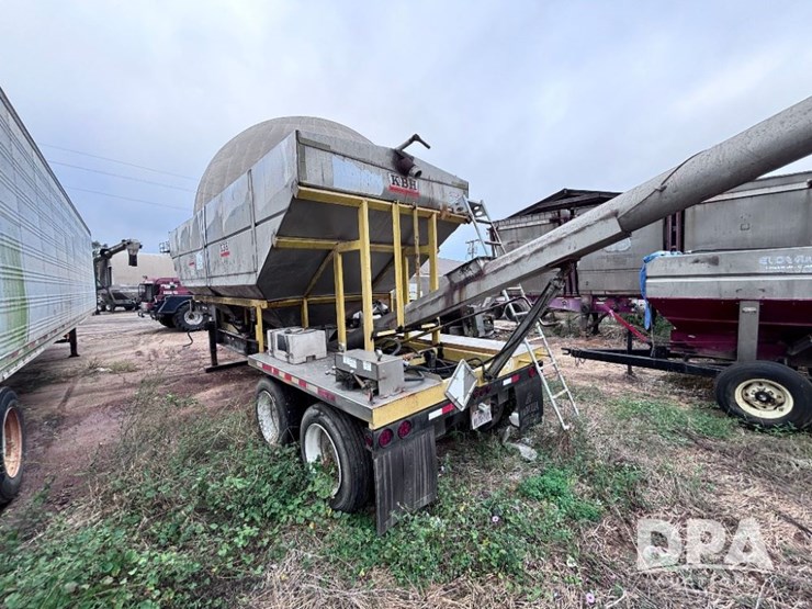 2004-magnolia-trailer-image-11