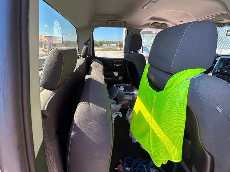 2015-chevrolet-silverado-image-28