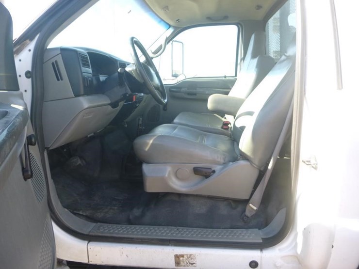 2010-ford-f650-image-11