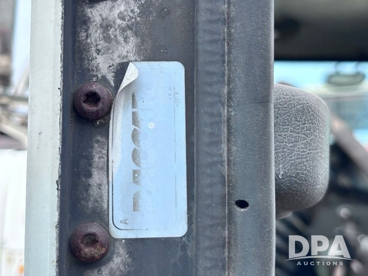 2005-kenworth-t300-image-85