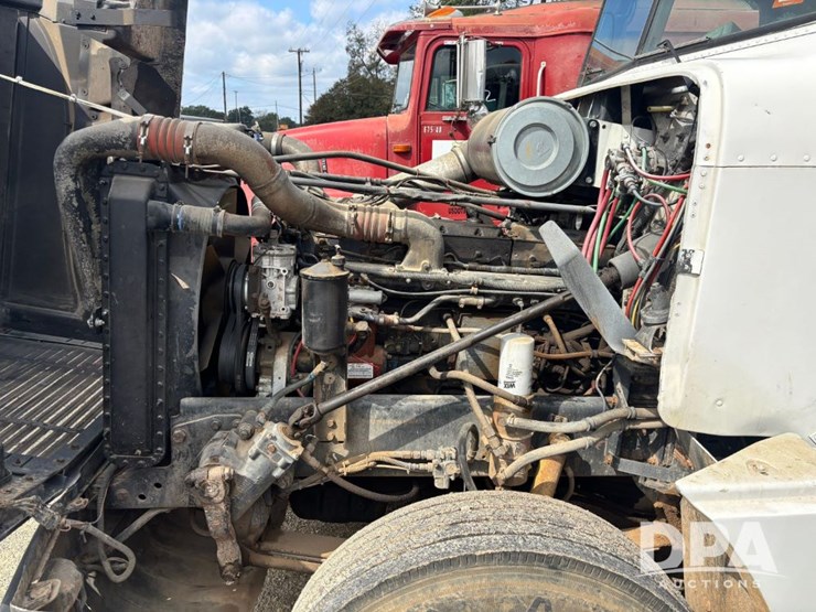 1994-freightliner-fld120-image-49