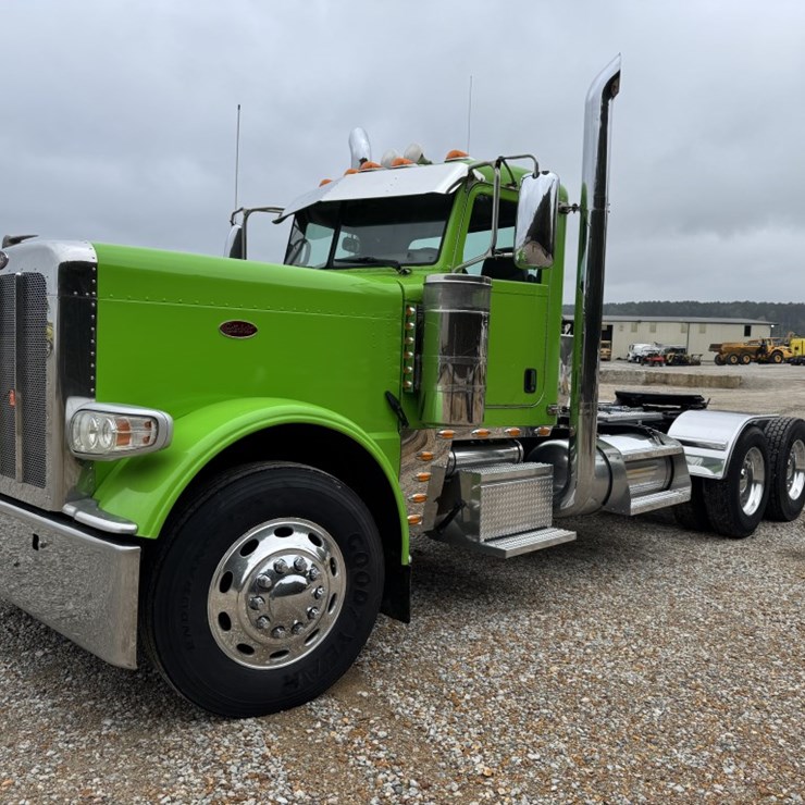 2014 PETERBILT 384