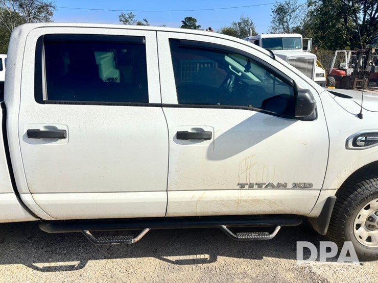 2018-nissan-titan-image-44