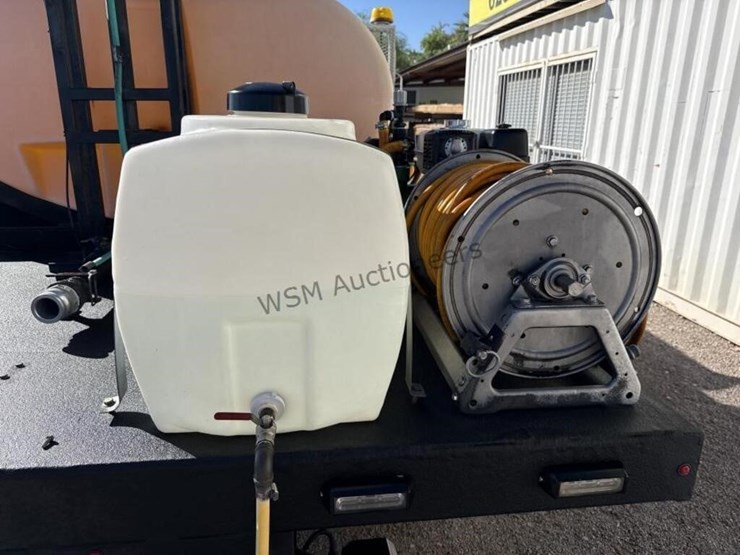 2013-ford-f550-image-10