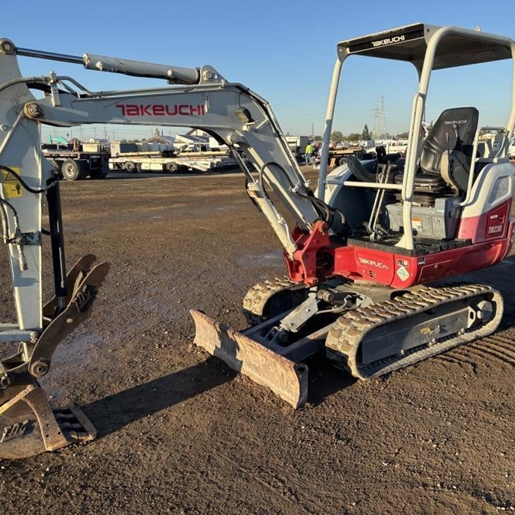 2020 TAKEUCHI TB230