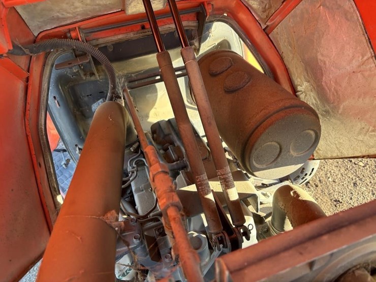 2006-kubota-m6040-image-43