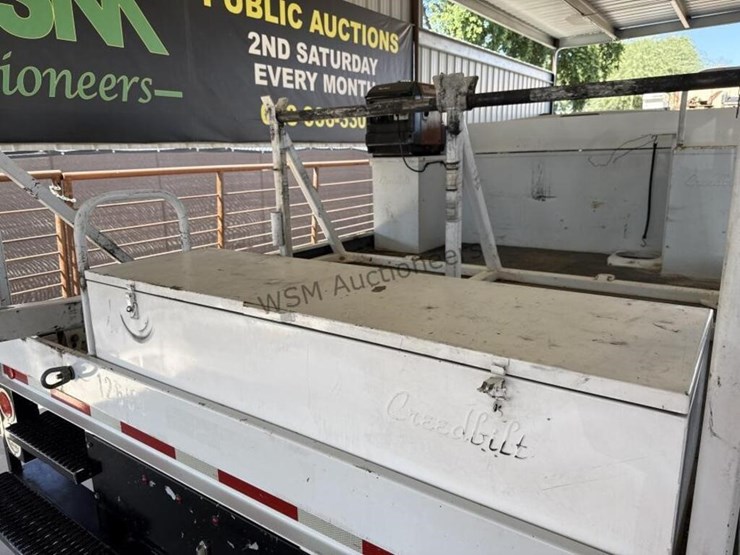 2015-ford-f550-image-9