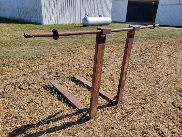 42"-pallet-forks-off-of-john-deere-310c-loader-backhoe-image-6