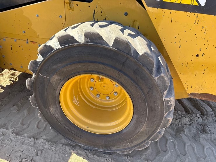 caterpillar-272d2-xhp-image-9