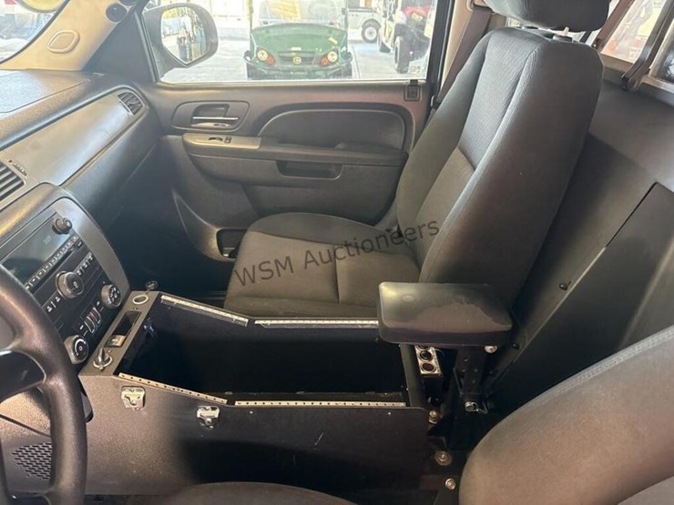 2014-chevrolet-tahoe-image-19