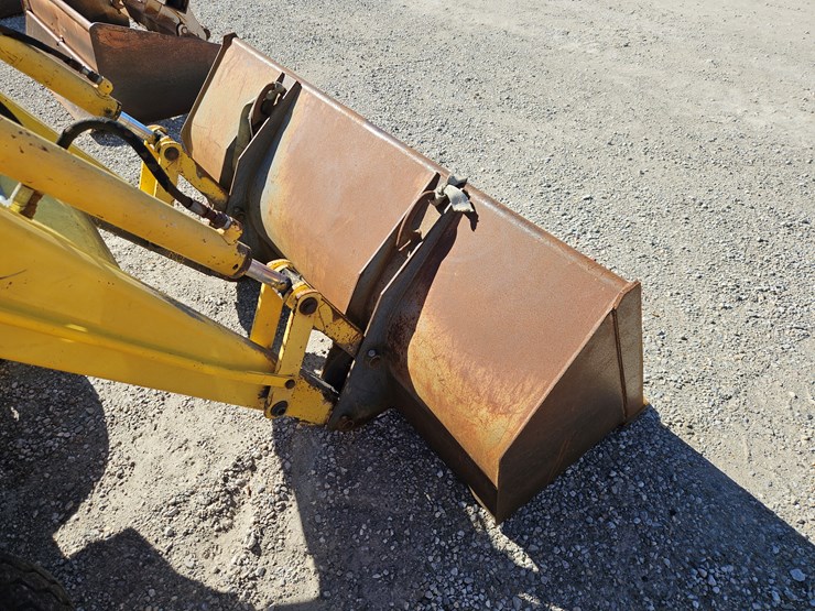 new-holland-445d-image-19