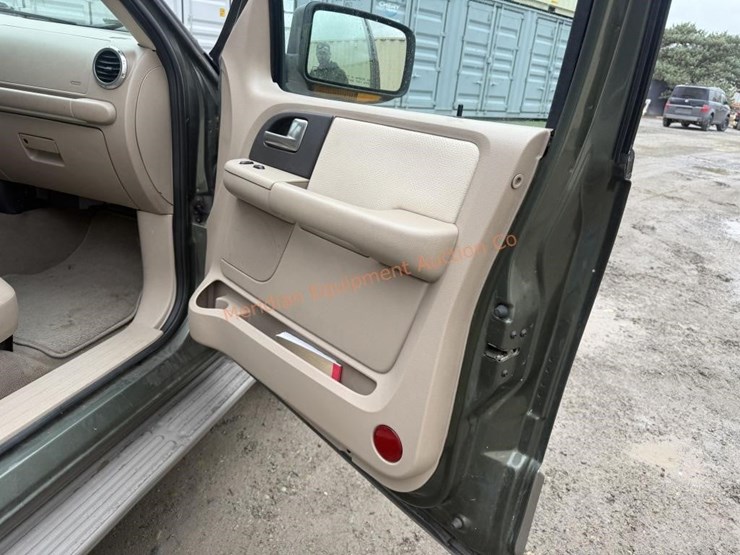 2003-ford-expedition-image-28